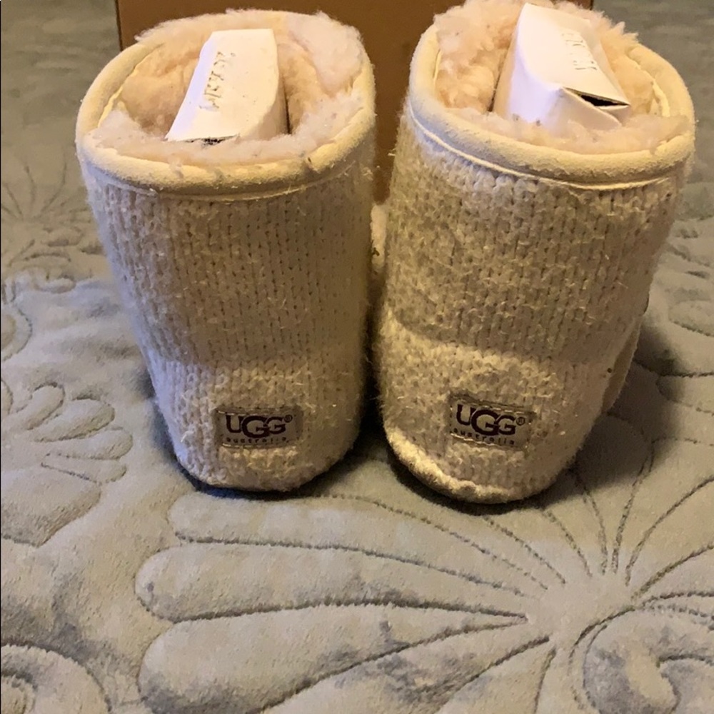 Authentic UGG booties - Picture 4 of 4